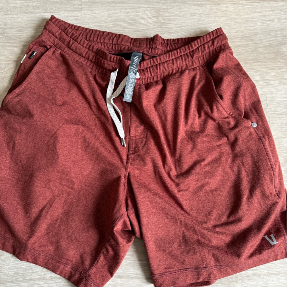 Men’s Vuori Short - Sz Medium - Good Condition!